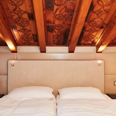 亚历克斯采尔马特度假酒店 酒店