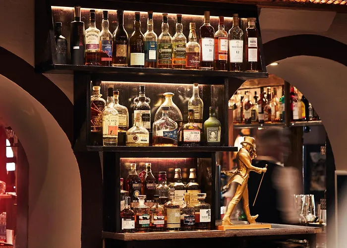 Alex Alpine - & Sports